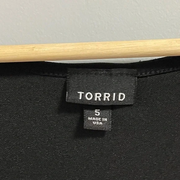 Torrid Top - Picture 4 of 4
